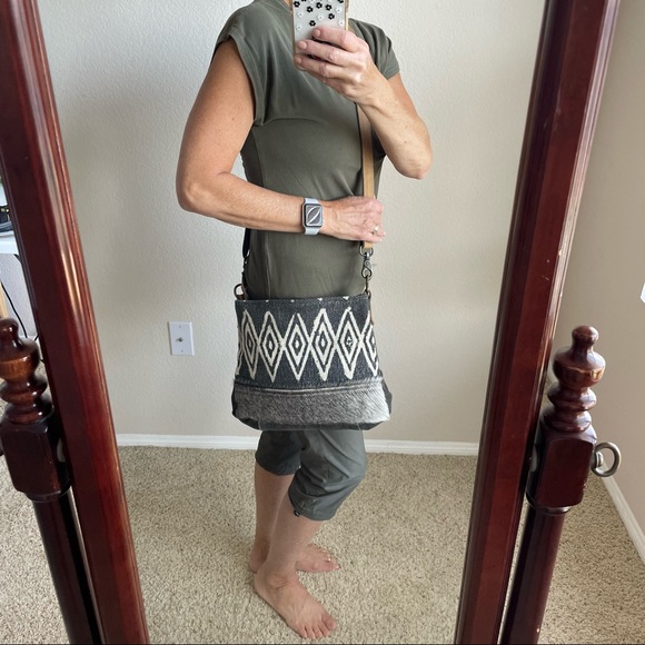 Myra Crossbody Bag - Picture 3 of 16